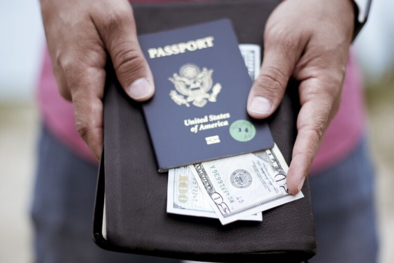 Pasaporte revocado en EE.UU.: la nueva advertencia para quienes deben más de US$2500 en manutención
