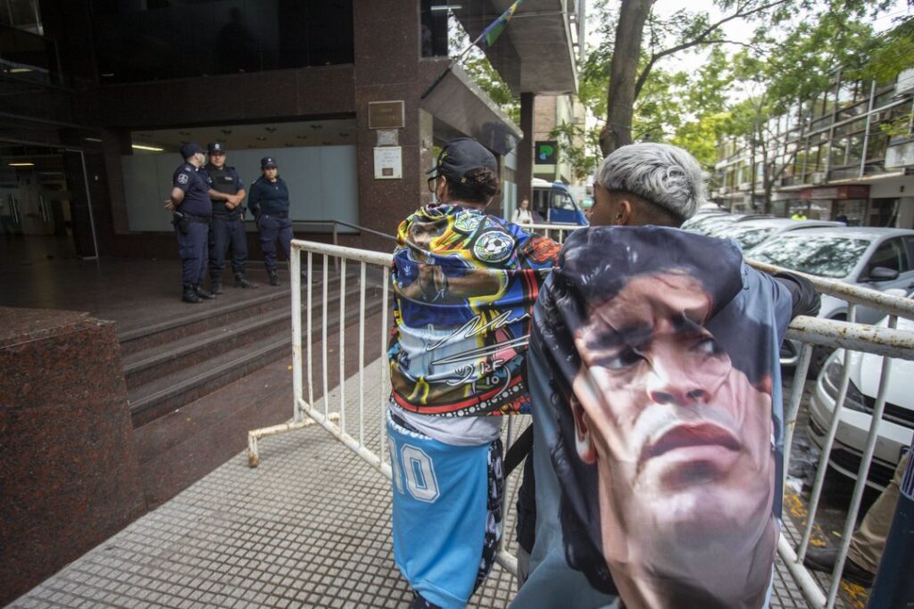 Caso Maradona: Mariano Perroni retomará su declaración en el juicio