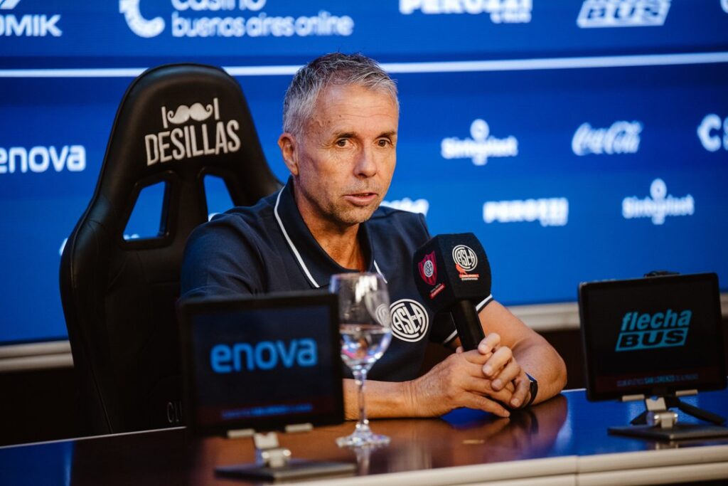 Gustavo Álvarez explicó los motivos de su salida y apuntó contra las presiones internas en San Lorenzo