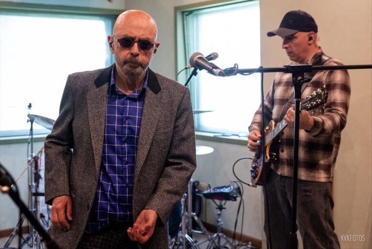 Murió el Indio Solari a los 77 años, uno de los mayores exponentes del rock: “El lujo es vulgaridad»