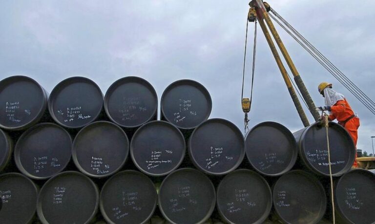 El precio del petróleo vuelve a acercarse a los US$100