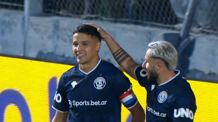 Independiente Rivadavia se impone a Huracán gracias a un golazo de tijera