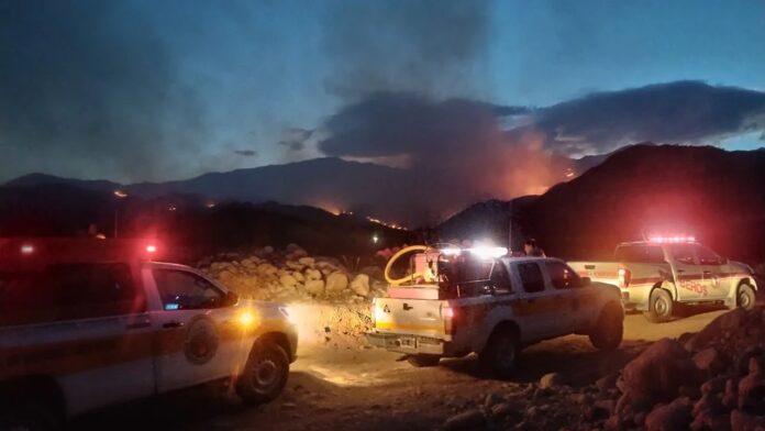 Incendios en La Rioja: Avance del 70% en control, pero alerta por viento zonda
