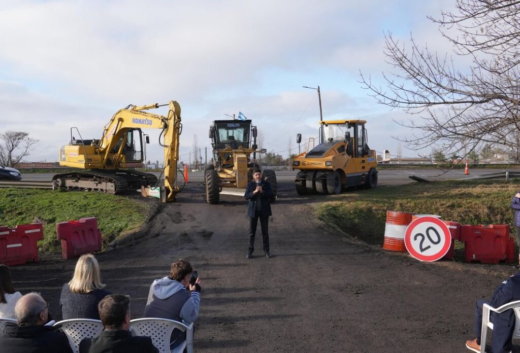 Pullaro inició las obras de recuperación de la Ruta Nacional A012 tras asumir su administración por 20 años
