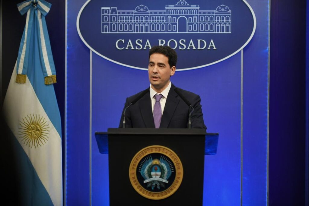Ravier admitió que fue “poco feliz” su frase sobre «abrigarse“ por el aumento del gas