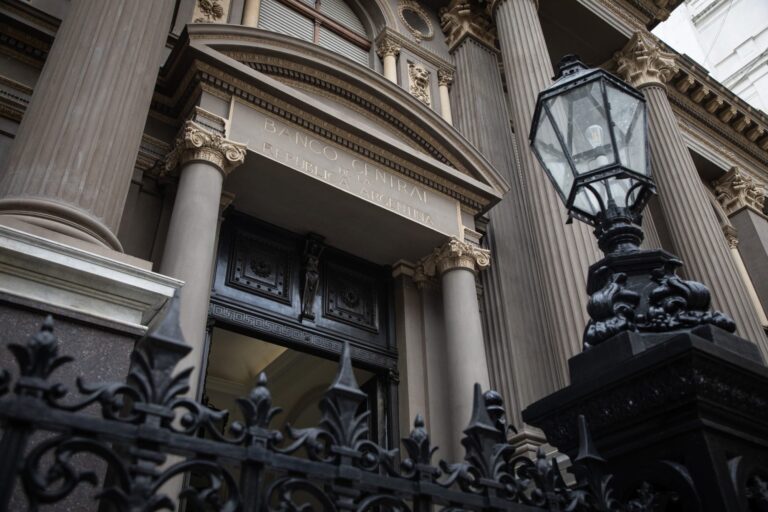 Las reservas del Banco Central cayeron US$800 millones por el pago de la deuda