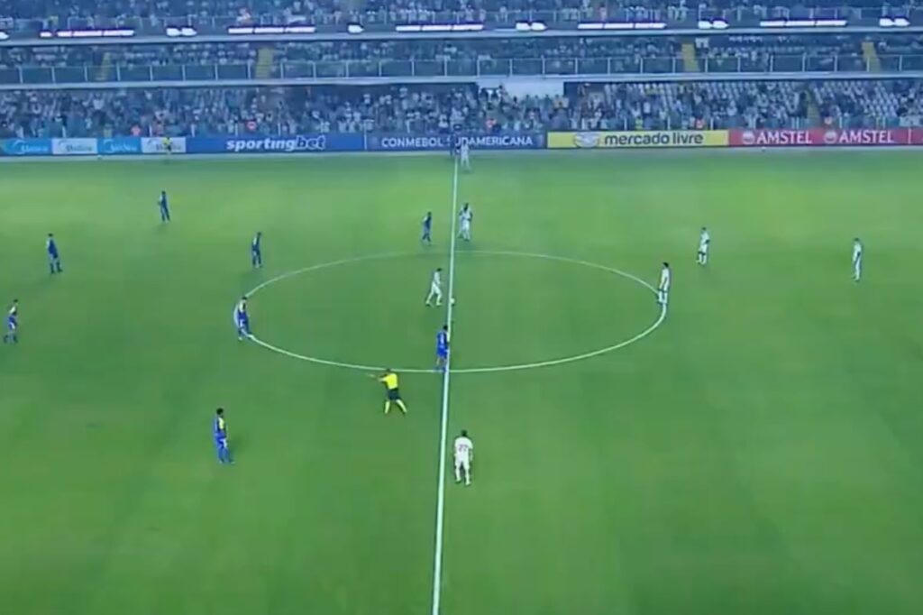 Santos sufre un blooper histórico pero avanza en la Copa Sudamericana