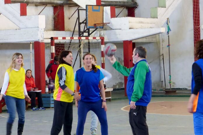 El Cacheball: El Deporte Alternativo que Celebra a Todos