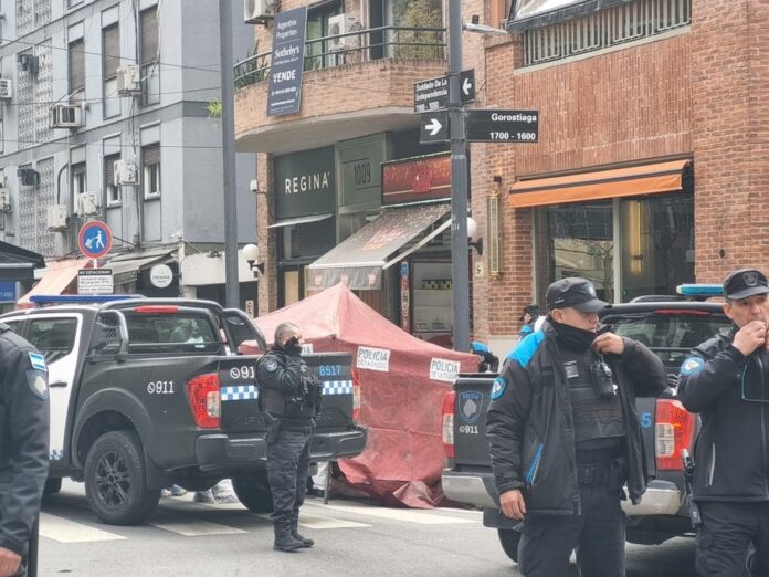 Tragedia en Palermo: un hombre fallece tras descompensarse al salir de un gimnasio