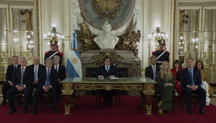 El Gobierno propone un ‘shutdown’ estatal para combatir el déficit fiscal