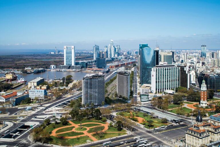 Catalinas Norte 2: El Nuevo Horizonte de Negocios en Buenos Aires