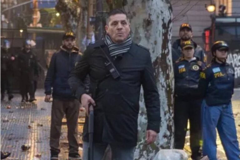 Controversia por la Presencia de Agentes Armados en la Marcha del Congreso