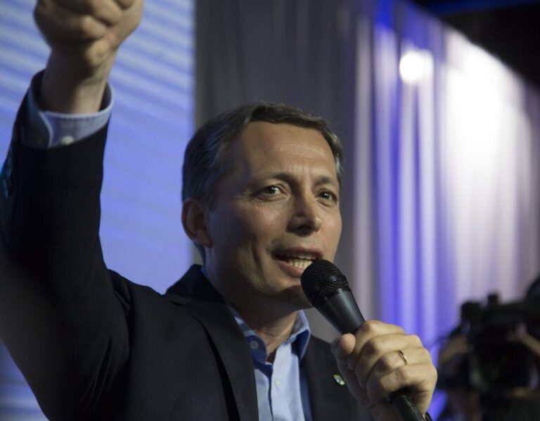 La controversia por los nuevos aranceles de inscripción de vehículos se intensifica