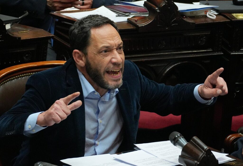 Ferraro critica a Milei: «Desvaría y tiene una mirada de conspiración permanente»