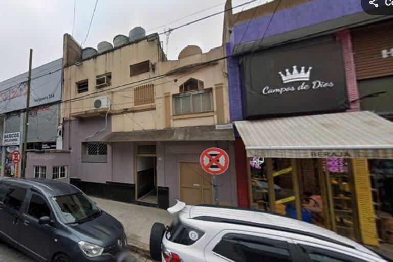Desalojo en Sinagoga de Flores: Conflicto entre Fieles Desata Operativo Judicial