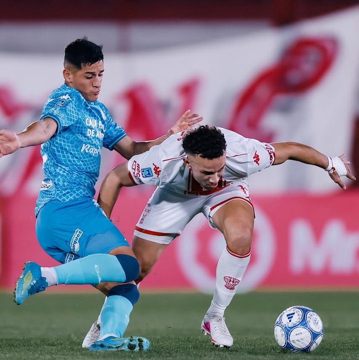 Huracán y Atlético Tucumán empatan sin goles en un duelo sin brillo previo al clásico