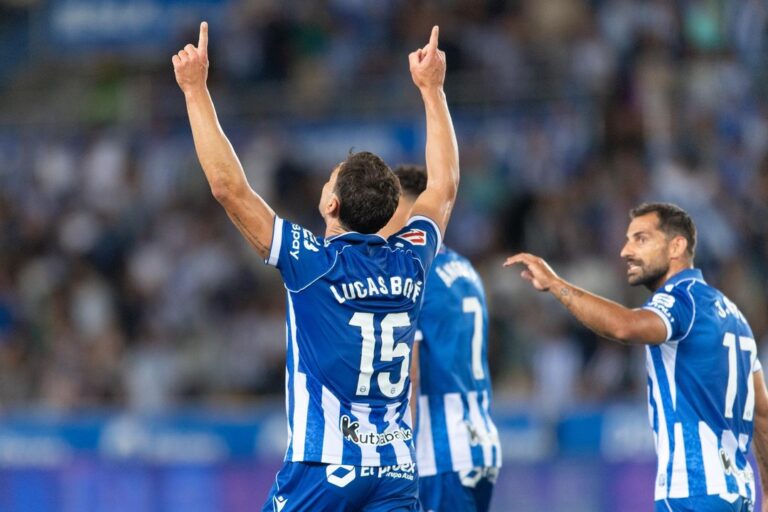 El Alavés se Adjudica una Victoria Crucial y Lidera LaLiga