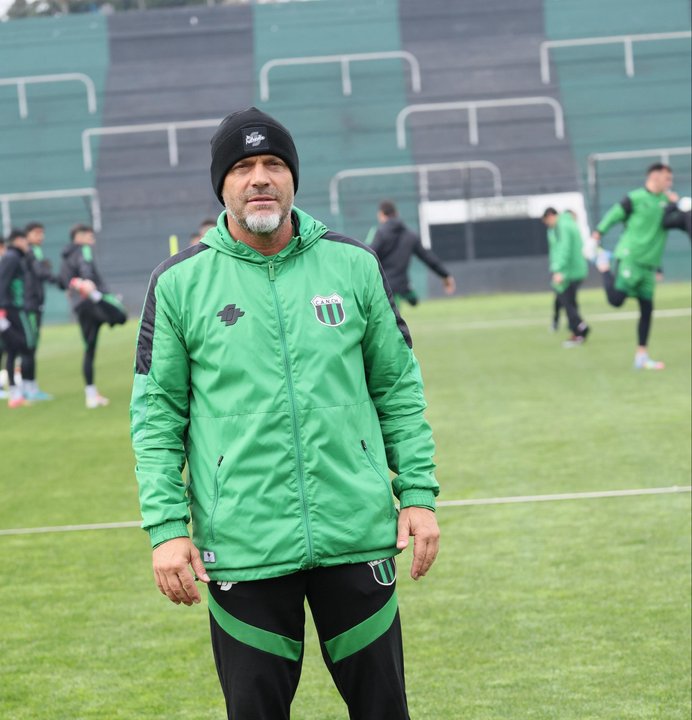 Nueva Chicago se Disculpa con Midland por Controversiales Declaraciones de su Entrenador