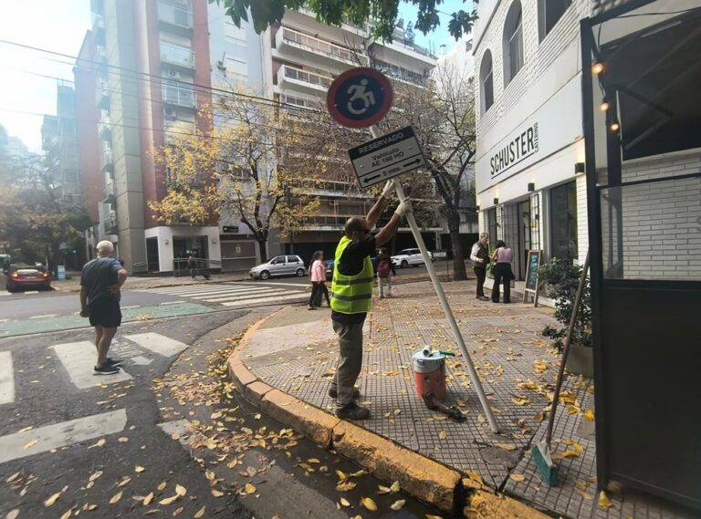 Detectan Cuatro Estacionamientos Falsos para Personas con Discapacidad en una Sola Cuadra
