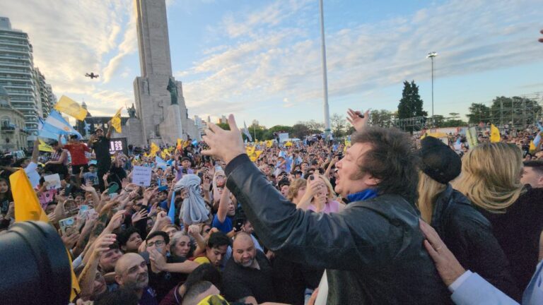 Crisis Digital: ¿Por qué Javier Milei Intensifica su Confrontación en Redes?