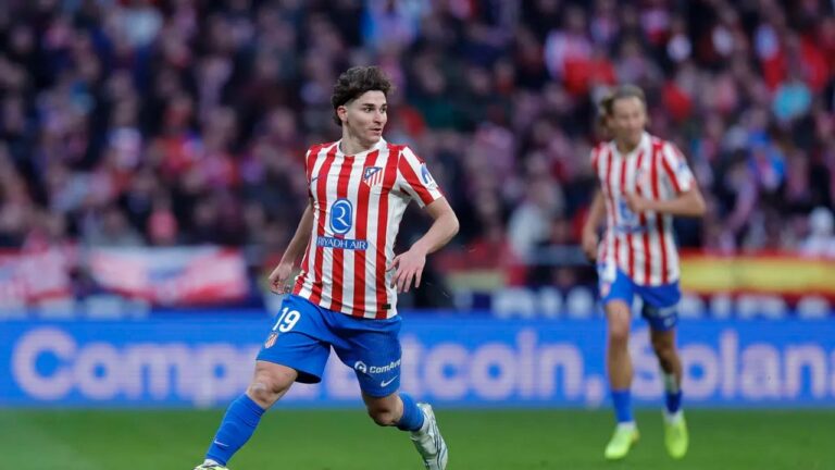 La Guerra por Julián Álvarez: Barcelona y Atlético de Madrid Intensifican la Controversia