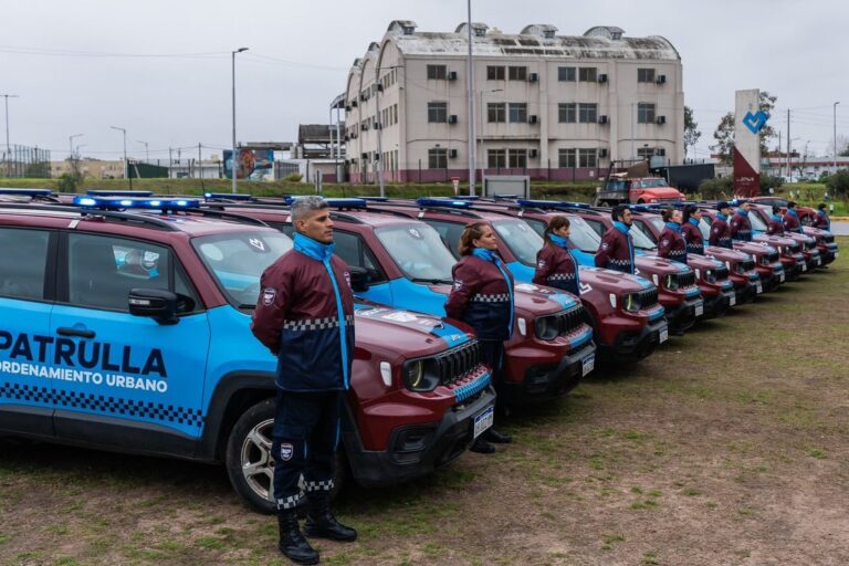 Lanús Refuerza su Seguridad con la Incorporación de 20 Nuevas Camionetas