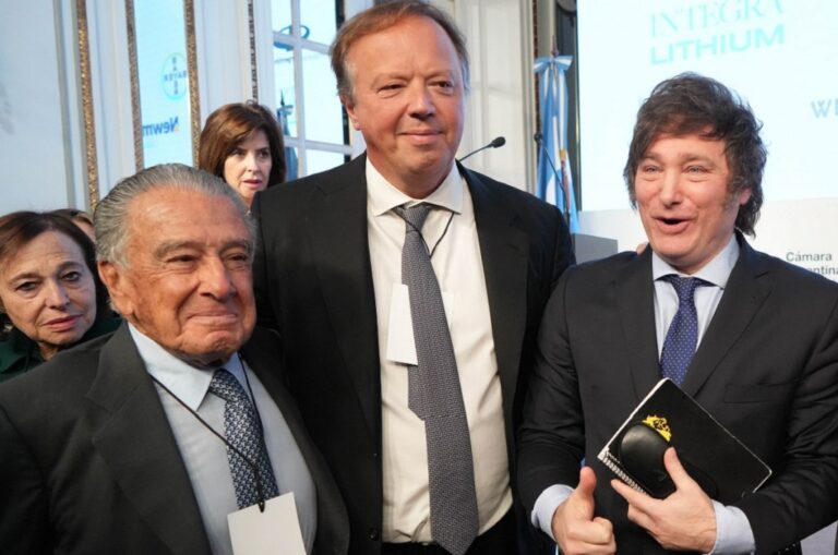 Conflicto por la Concesión de Aeropuertos: Milei y Eurnekian en el Ojo del Huracán
