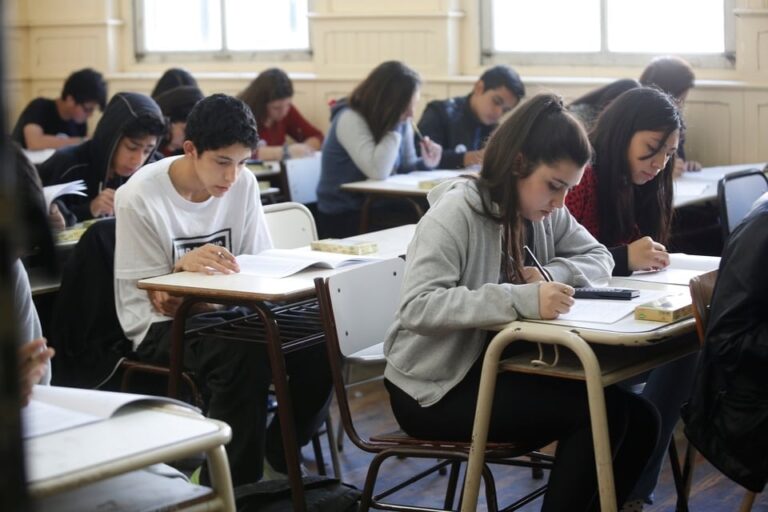 La alarmante brecha educativa en Argentina: Resultados de las pruebas PISA revelan un retroceso significativo