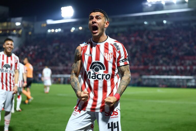 Instituto se impone a Talleres y lidera la Zona A del Torneo Clausura