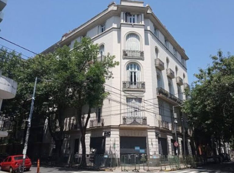 Recalde y su propiedad en el edificio donde cumple condena Cristina Kirchner