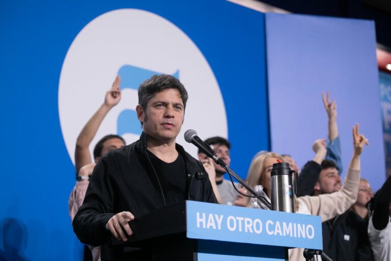 Kicillof impulsa la expansión del MDF con un viaje a Misiones