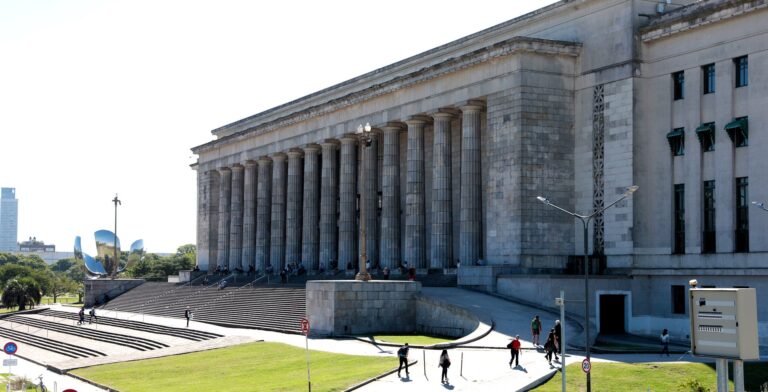 Yacobitti denuncia drástica reducción de fondos para universidades en el Presupuesto 2027
