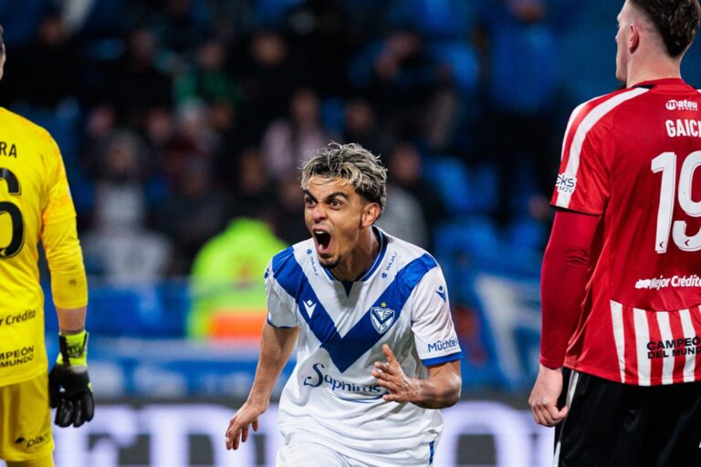 Vélez logró un importante triunfo ante Estudiantes con gol de su nuevo delantero