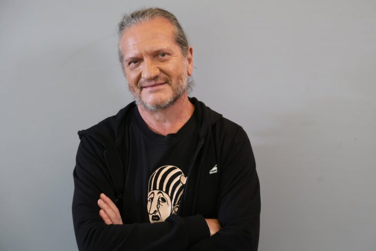Darío Sztajnszrajber: La Filosofía como Herramienta de Cuestionamiento Existencial