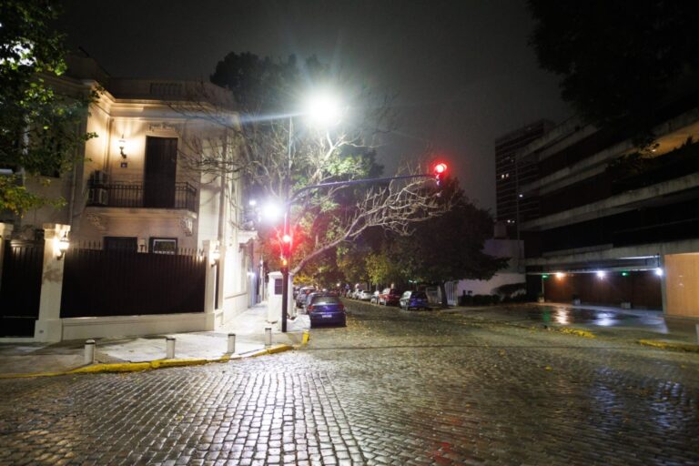 Mejoras en la Iluminación de Barrios Porteños: 11.000 Nuevas Luminarias para Mayor Seguridad