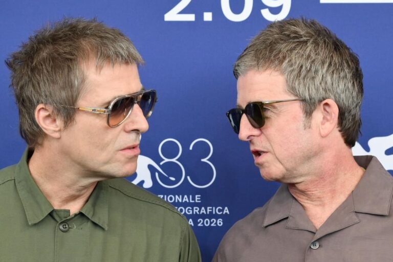 Oasis Anuncia su Regreso a los Escenarios con una Gira Mundial