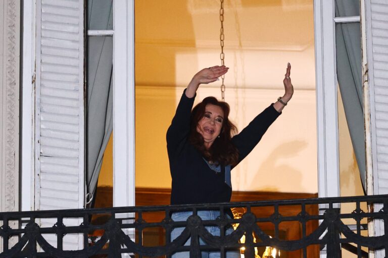 Cristina Kirchner busca revisión de condena ante la ONU en medio de presiones políticas