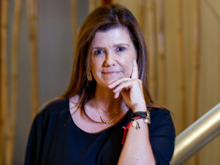 Pilar Sordo Reflexiona sobre la Vida a Través de una Metáfora Hotelera