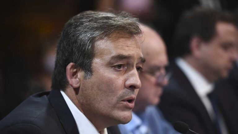 Soria acusa a Bausili de mentir sobre el destino del oro