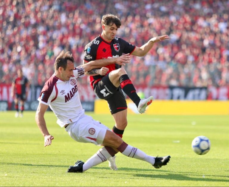 Newell’s y Lanús empatan en un duelo sin goles que los mantiene en la pelea por los play-off