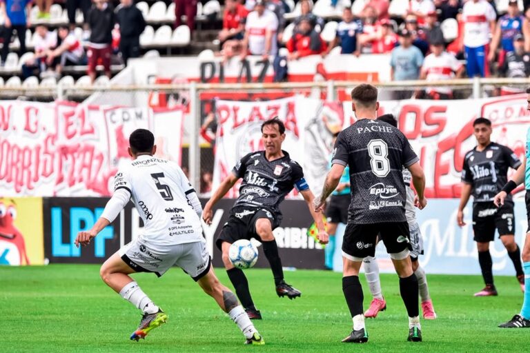 Deportivo Morón se acerca a Ferro con una victoria clave en la Primera Nacional