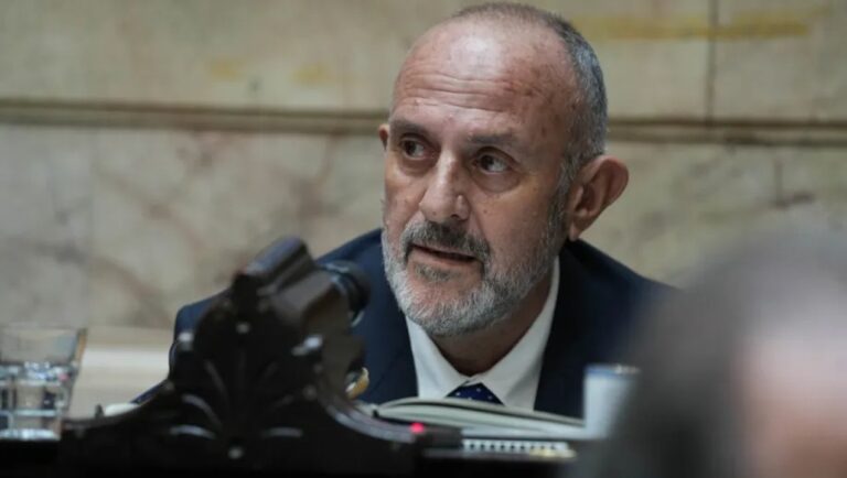 Capozzi solicita la remoción de Grabois tras incidentes en el Congreso