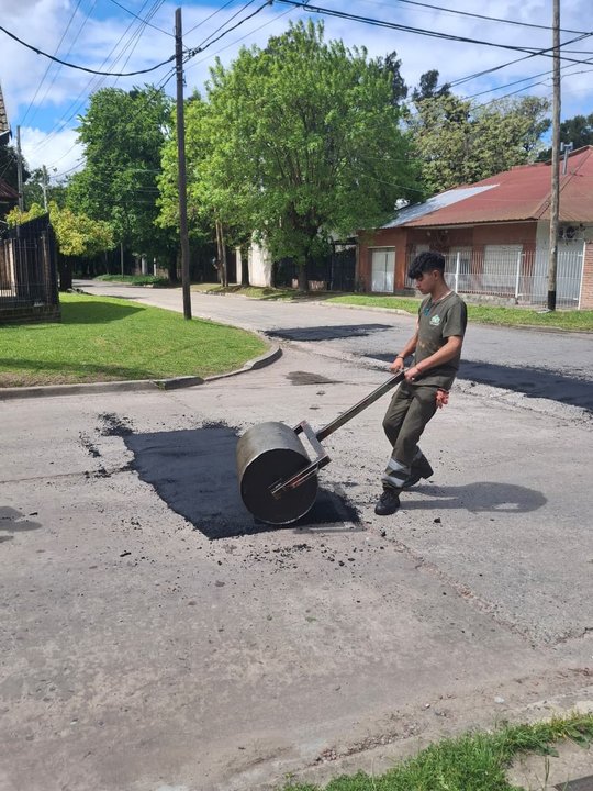 Avanza el Bacheo y la Accesibilidad en El Jagüel y Monte Grande