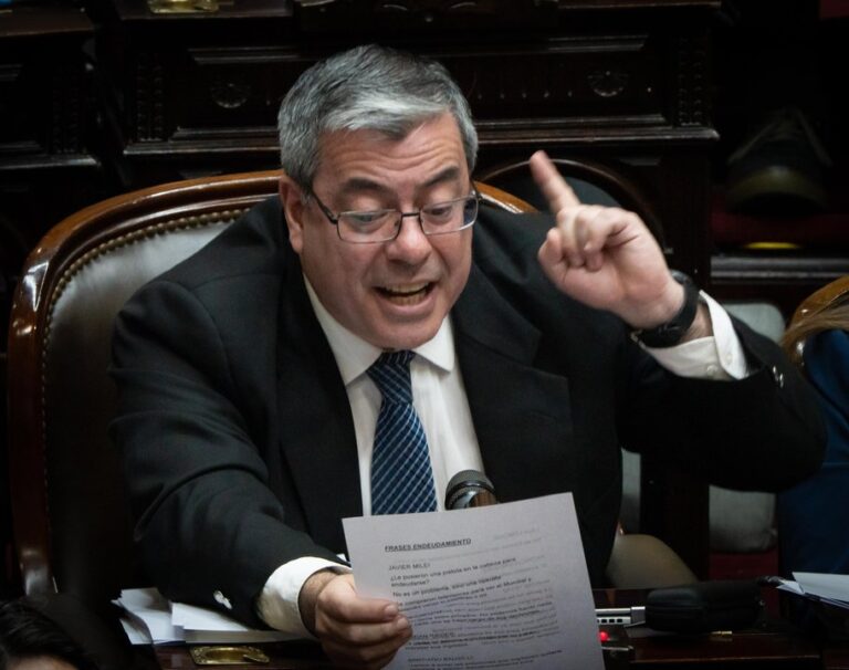 Germán Martínez anuncia una intensa semana en Diputados y critica las privatizaciones