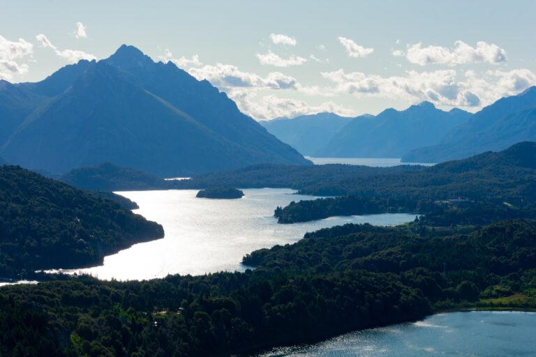 Bariloche en la Encrucijada: ¿Desarrollo Turístico o Protección Ambiental?