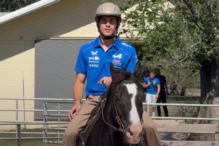 Franco Colapinto sorprende con su entrenamiento cowboy antes del GP de Estados Unidos